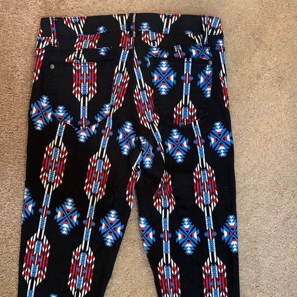 Forever 21 Aztec Pattern Skinny Jeans Women’s Size 29 - Picture 7 of 9
